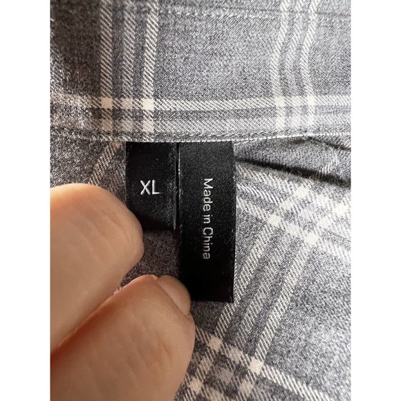 Theory Men’s Plaid Grid Flannel Button Down Shirt Size XL Cream Gray - Picture 6 of 7